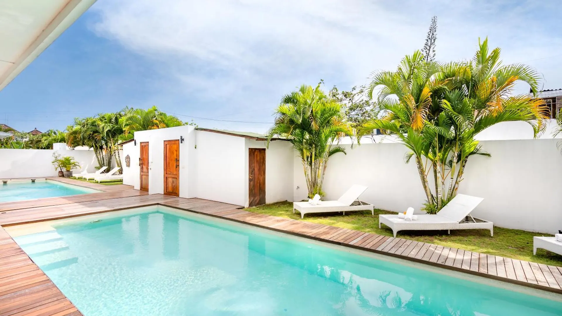 Villa Anzo By Dreamawaybali Seminyak Indonezja